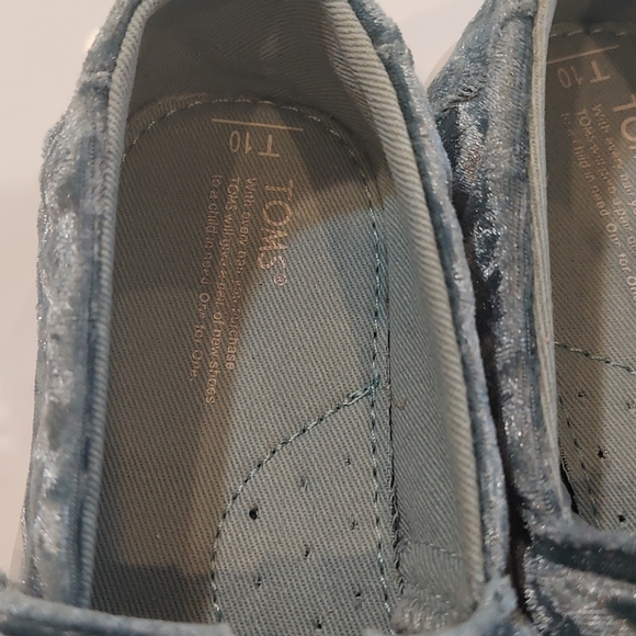 Toms Blue Velvet with Bows - Picture 5 of 9